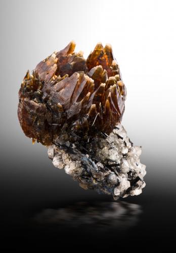 Synchysite-(Ce)<br />Zagi Mountain, Hameed Abad Kafoor Dheri, Peshawar, Khyber Pakhtunkhwa, Pakistan<br />4 x 4 x 5 cm / main crystal: 2.6 cm.<br /> (Author: MIM Museum)