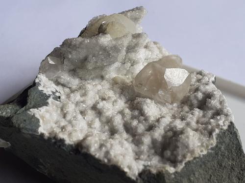 Apophyllite, Prehnite, Gyrolite, Quartz<br />Pune District (Poonah District), Maharashtra, India<br />6,5 x 5 cm<br /> (Author: Volkmar Stingl)