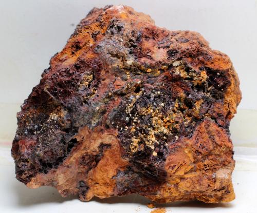 Alunita<br />Elvira Mine, Rocabruna, Bruguers, Gavà, Comarca Baix Llobregat, Barcelona, Catalonia / Catalunya, Spain<br />47 x 42 x 27 mm.<br /> (Autor: José Luis Zamora)