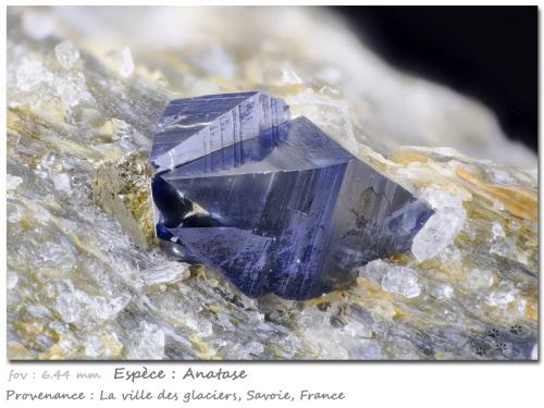 Anatase<br />Ville des Glaciers, Saboya, Auvergne-Rhône-Alpes, Francia<br />fov 6.44 mm<br /> (Author: ploum)