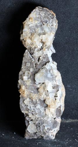 Fluorita<br />Cantera Fuentecilla, Cabezo del Polovar, Villena, Comarca Alto Vinalopó, Alicante / Alacant, Comunidad Valenciana / Comunitat Valenciana, España<br />75 x 25 x 22 mm.<br /> (Autor: José Luis Zamora)