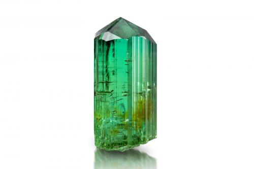 Elbaite<br />Rubaya, Bahunde, Territorio Masisi, Provincia Kivu del Norte (Kivu), República Democrática del Congo (Zaire)<br />3 x 3 x 6 cm / main crystal: 5.8 cm.<br /> (Author: MIM Museum)