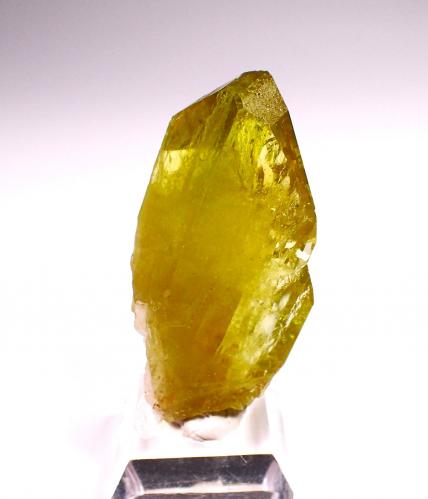 Brazilianite<br />Conselheiro Pena, Vale do Rio Doce, Minas Gerais, Brazil<br />56 mm x 30 mm x 21mm<br /> (Author: Don Lum)