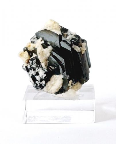 Hematite<br />Pizzo Lucendro, Lucendro Valley, Airolo, Central St Gotthard Massif, Leventina, Ticino (Tessin), Switzerland<br />30mm X 35mm X 25mm<br /> (Author: Philippe Durand)
