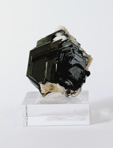 Hematite<br />Pizzo Lucendro, Lucendro Valley, Airolo, Central St Gotthard Massif, Leventina, Ticino (Tessin), Switzerland<br />30mm X 35mm X 25mm<br /> (Author: Philippe Durand)