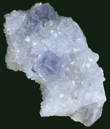 Fluorita y Cuarzo<br />Mina La Viesca, zona minera de La Collada, Huergo, Siero, Comarca Oviedo, Principado de Asturias (Asturias), España<br />5x3cm<br /> (Autor: castrominerals)