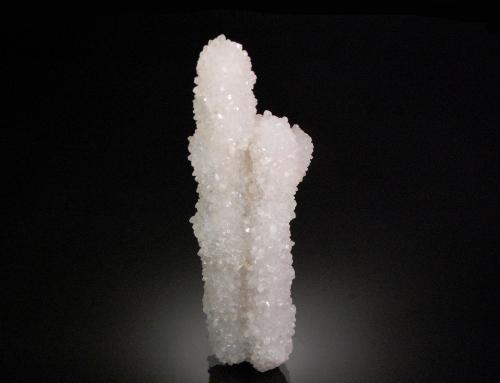 Quartz<br />Distrito Jalgaon, Maharashtra, India<br />12.4 x 3.4 x 3.2 cm<br /> (Author: Michael Shaw)