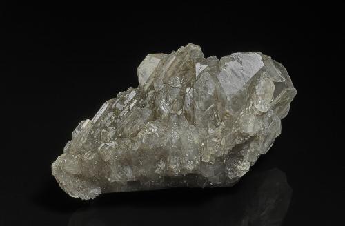 Quartz (variety smoky quartz)<br />Auburn, Androscoggin County, Maine, USA<br />8.7 x 5.6 cm<br /> (Author: am mizunaka)