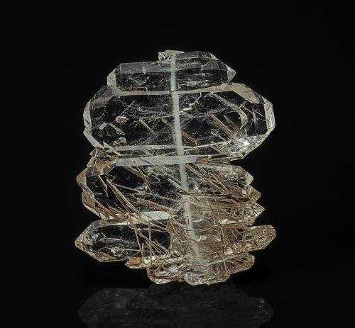 Quartz (variety faden quartz)<br />Municipio El Peñón, Vélez Province, Santander Department, Colombia<br />3.6 x 2.9 cm<br /> (Author: am mizunaka)