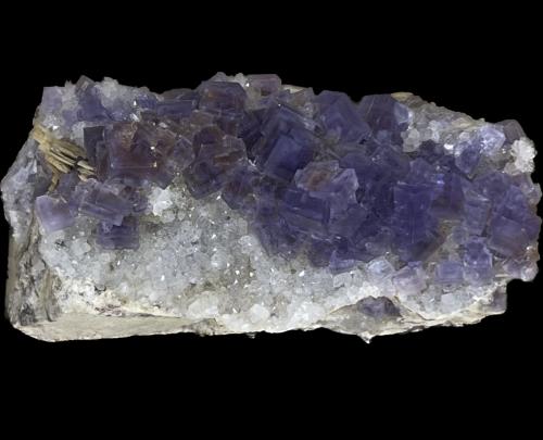 Fluorita<br />Cantera de Los Cobayos (La Paredona), zona minera de Berbes, Los Cobayos, Berbes, Ribadesella, Comarca Oriente, Principado de Asturias (Asturias), España<br />7x3cm<br /> (Autor: castrominerals)