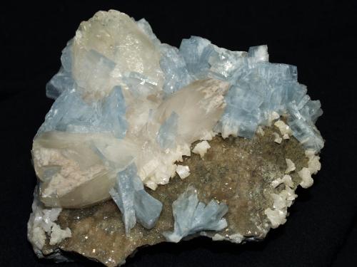 Baryte<br />Moscona Mine, "Corte del Agua", El Llano, Solís, Corvera de Asturias, Comarca Avilés, Principality of Asturias (Asturias), Spain<br />10.5 x 9 x 5 cm''s<br /> (Author: Joseph DOliveira)