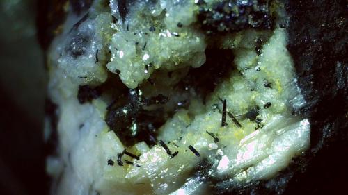 Imiterite<br />Mina Imiter, Jebel Saghro, Distrito Imiter, Provincia Tinghir, Región Drâa-Tafilalet, Marruecos<br />2,5 x 1,5 cm<br /> (Author: Volkmar Stingl)