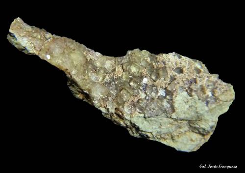 Fluorita.<br />Mina María Magdalena (Mina Santiago), Galeria de la Font del Metge, La Font del Metge, Ulldemolins, Comarca Priorat, Tarragona, Cataluña / Catalunya, España<br />41x19 mm.<br /> (Autor: Jesus Franquesa Baucells)