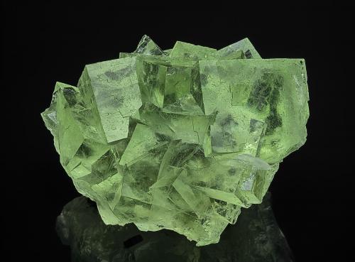 Fluorite, Calcite<br />Xianghuapu Mine, Xianghualing Sn-polymetallic ore field, Linwu, Chenzhou Prefecture, Hunan Province, China<br />12.5 x 9.8 cm<br /> (Author: am mizunaka)