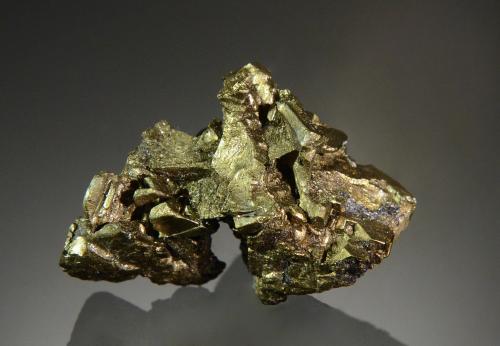 Chalcopyrite<br />Minas French Creek, St. Peters, Warwick, Condado Chester, Pennsylvania, USA<br />3.1 x 2.0 x 1.5 cm<br /> (Author: Michael Shaw)