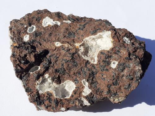 Phillipsite<br />Limberg Quarries, Sasbach, Kaiserstuhl, Baden-Württemberg, Germany<br />7 x 5 cm<br /> (Author: Volkmar Stingl)