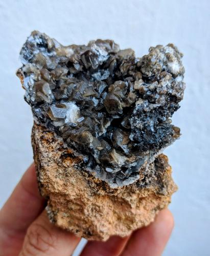 Calcita<br />Mina Permuta, Los Simones, El Gorguel, Cartagena, Comarca Campo de Cartagena, Región de Murcia (Murcia), España<br />8,3 x 5,5 cm<br /> (Autor: carles)