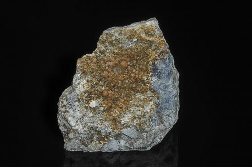 Rhodochrosite, Reddingite, Quartz<br />Mina Foote Lithium Co. (Mina Foote), Distrito Kings Mountain, Condado Cleveland, North Carolina, USA<br />5.3 x 4.8 cm<br /> (Author: am mizunaka)