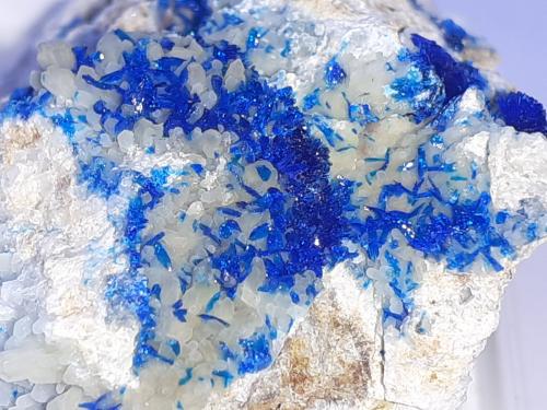 Veszelyite, Hemimorphite<br />Laochang ore field, Gejiu, Honghe Prefecture, Yunnan, China<br />5,5 x 3,5 cm<br /> (Author: Volkmar Stingl)