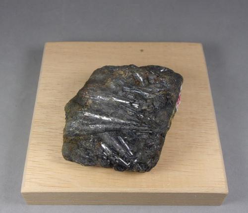 Cilindrita<br />Mina Santa Cruz, Poopó, Provincia Poopó, Departamento Oruro, Bolivia<br />5,3 x 4,3 x 3,2 cm.<br /> (Autor: J. G. Alcolea)