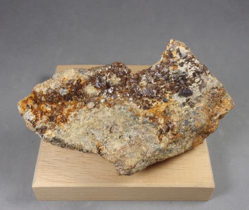 Wurtzita<br />Agios Philippos Mine, Kirki Mines, Prefectura Évros, Departamento Tracia (Thráki), Grecia<br />10,1 × 5 × 3,1 cm.<br /> (Autor: J. G. Alcolea)