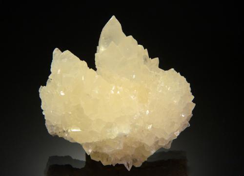 Calcite<br />Rembang City, Rembang Regency, Central Java Province, Indonesia<br />7.3 x 7.2 x 3.1 cm<br /> (Author: Michael Shaw)