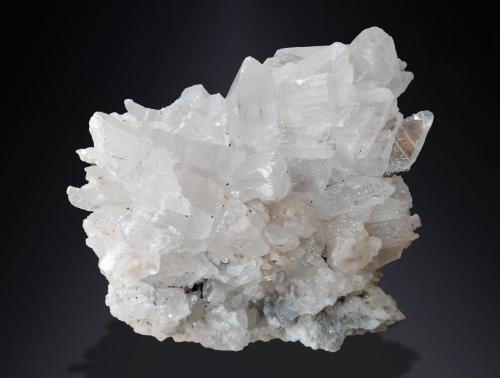 Gypsum<br />Gypsum quarries, Roccastrada, Grosseto Province, Tuscany, Italy<br />135 mm x 100 mm x 90 mm<br /> (Author: Firmo Espinar)