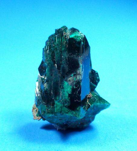 Dioptase<br />Kaokoveld Plateau, Kunene Region, Namibia<br />34 mm x 24 mm x 20 mm<br /> (Author: Don Lum)