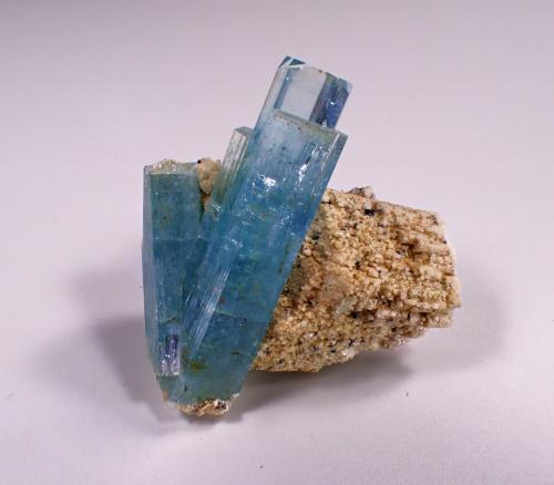 Beryl (variety aquamarine), Feldspar<br />Erongo Region, Namibia<br />46 mm x 42 mm x 18 mm<br /> (Author: Don Lum)