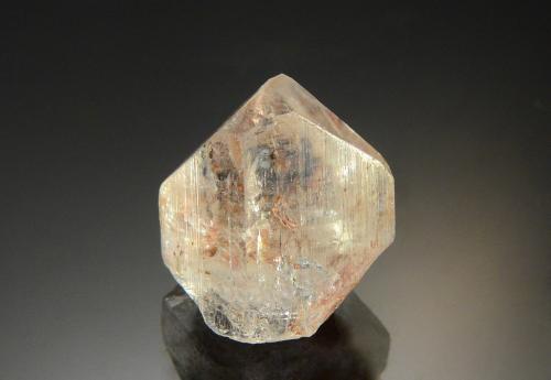 Topaz<br />Harris Park, Park County, Colorado, USA<br />2.5 x 2.2 x 1.9 cm<br /> (Author: Michael Shaw)