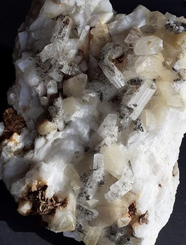 Albite, Calcite, Siderite<br />Kluppen Valley, Schmirn, Innsbruck-Land District, North Tyrol, Tyrol/Tirol, Austria<br />12 x 9 cm<br /> (Author: Volkmar Stingl)