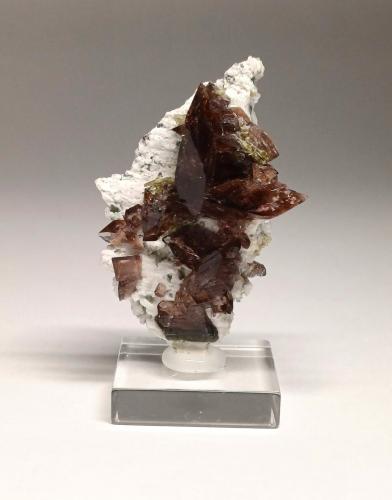 Axinite<br />Rochers de l'Armentier, Le Bourg d'Oisans, Grenoble, Isère, Auvergne-Rhône-Alpes, France<br />40mm x 25mm x 20mm<br /> (Author: Philippe Durand)