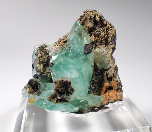 Phosphophyllite, Siderite,  Pyrite<br />Unificada Mine, Cerro de Potosí (Cerro Rico), Potosí City, Potosí Department, Bolivia<br />50 mm x 45 mm x 24 mm<br /> (Author: Don Lum)