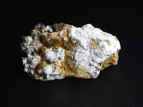 Hemimorfita en Hidrozincita<br />Mina La Cuerre, zona minera de La Florida, Rionansa-Herrerías, Comarca Saja-Nansa, Cantabria, España<br />5 x 3 cm.<br /> (Autor: Antonio P. López)