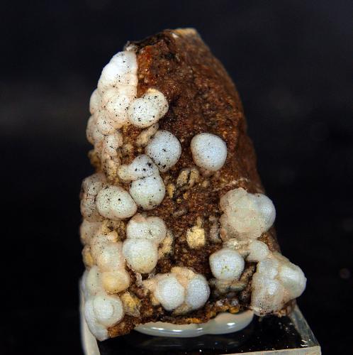 Clinoptilolita<br />Volcán Cabezo Negro de Zeneta, Murcia, Comarca Huerta de Murcia, Región de Murcia (Murcia), España<br />4 x 2.5 cm<br /> (Autor: Pedro Antonio)