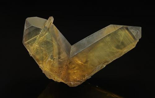 Quartz (variety citrine)<br />Mansa District, Luapula Province, Zambia<br />14.5 x 12.5 cm<br /> (Author: am mizunaka)