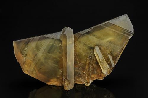 Quartz (variety citrine)<br />Mansa District, Luapula Province, Zambia<br />13.0 x 8.5 cm<br /> (Author: am mizunaka)