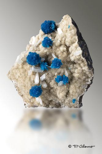 Cavansita + Estilbita<br />Canteras Wagholi, Wagholi, Distrito Pune (Distrito Poonah), Maharashtra, India<br />7,5cm x 9cm 5cm<br /> (Autor: Pere Alonso)