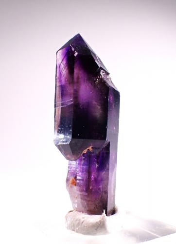 Quartz (variety amethyst scepter)<br />Brandberg area, Erongo Region, Namibia<br />40 mm x 17 mm x 15 mm<br /> (Author: Don Lum)