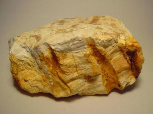 fosforita<br />Costanaza Mine (Phosphate Mine), Logrosán, San Cristóbal Hill, Comarca Las Villuercas, Cáceres, Extremadura, Spain<br />7x7x3 cm.<br /> (Autor: Joaquin Montoro)