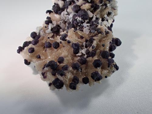 Barite, Quartz, Fluorite, Cerussite<br />S and O Claims, Wickenburg, Yavapai County, Arizona, USA<br />40 mm x 34 mm x 31 mm<br /> (Author: Don Lum)