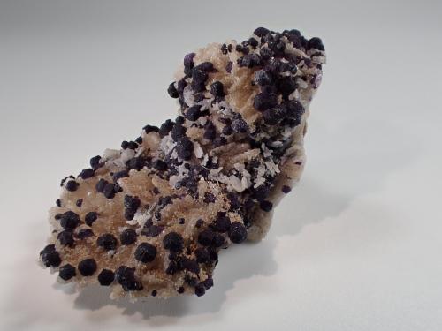 Barite, Quartz, Fluorite, Cerussite<br />S and O Claims, Wickenburg, Yavapai County, Arizona, USA<br />40 mm x 34 mm x 31 mm<br /> (Author: Don Lum)