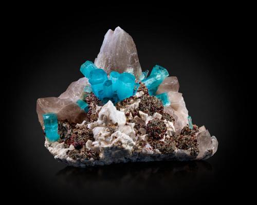 Beryl (variety aquamarine)<br />Dassu, Braldu Valley, Shigar District, Gilgit-Baltistan (Northern Areas), Pakistan<br />55 x 50 x 35 cm / main crystal: 13.7 cm.<br /> (Author: MIM Museum)