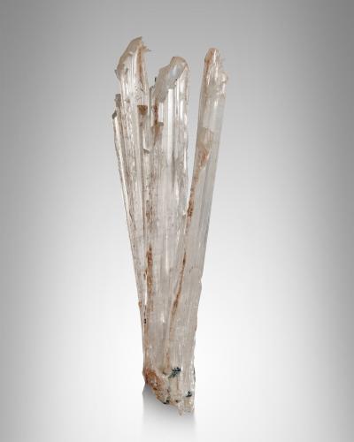 Leiteita<br />Mina Tsumeb, nivel 44 (zinc pocket), Tsumeb, Región Otjikoto, Namibia<br />2 x 1.5 x 5.5 cm / cristal principal: 5.4 cm<br /> (Autor: Museo MIM)