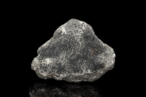 Platinum<br />Konder, Aldan shield, Distrito Ayan-Maya, Khabarovsk Krai, Rusia<br />8.5 x 6.5 x 4 cm / main crystal: 8.3 cm.<br /> (Author: MIM Museum)