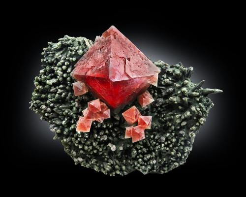 Fluorite on Quartz (variety prase) with Löllingite and Calcite<br />Hexigten Banner (Kèshíkèténg Qí), Chifeng (Ulanhad), Región Autónoma Mongolia Interior, China<br />40 x 34 x 19 cm / main crystal: 19.8 cm.<br /> (Author: MIM Museum)