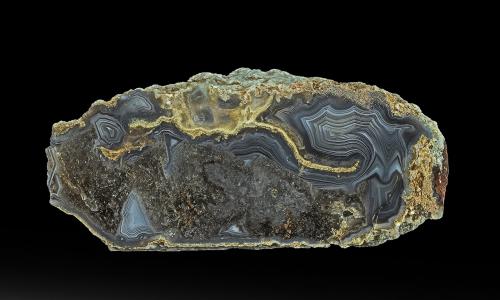 Quartz (variety agate)<br />Wauchope, Macquarie County, Mid North Coast Region, New South Wales, Australia<br />9.5 x 4.3 cm<br /> (Author: am mizunaka)