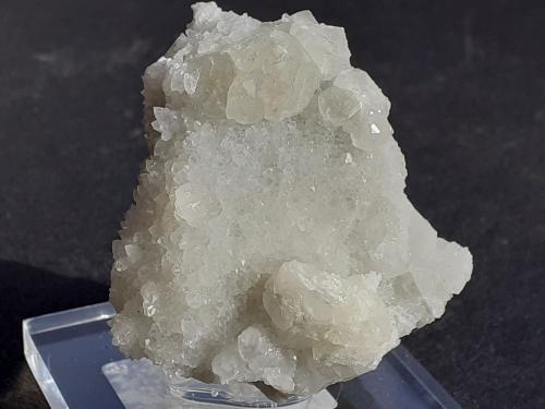 Calcite, Quartz<br />Baimashan tunnel (construction site), Qianbaxia, Wuyishan, Nanping Prefecture, Fujian Province, China<br />4 x 3,5 cm<br /> (Author: Volkmar Stingl)