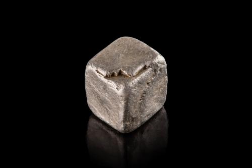 Zvyagintsevita<br />Talnakh, Noril'sk, Putoran Plateau, Taimyr Peninsula, Taymyrskiy Autonomous Okrug, Krasnoyarsk Krai, Russia<br />0.5 x 0.5 x 0.5 cm<br /> (Autor: Museo MIM)
