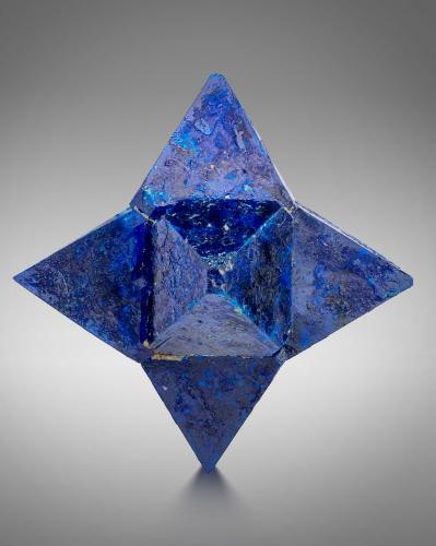 Cumengeite<br />Curuglú Mine, Santa Rosalía (El Boleo), Boleo District, Municipio Mulegé, Baja California Sur, Mexico<br />1.5 x 1.5 x 1.5 cm / main crystal: 1.3 cm<br /> (Author: MIM Museum)